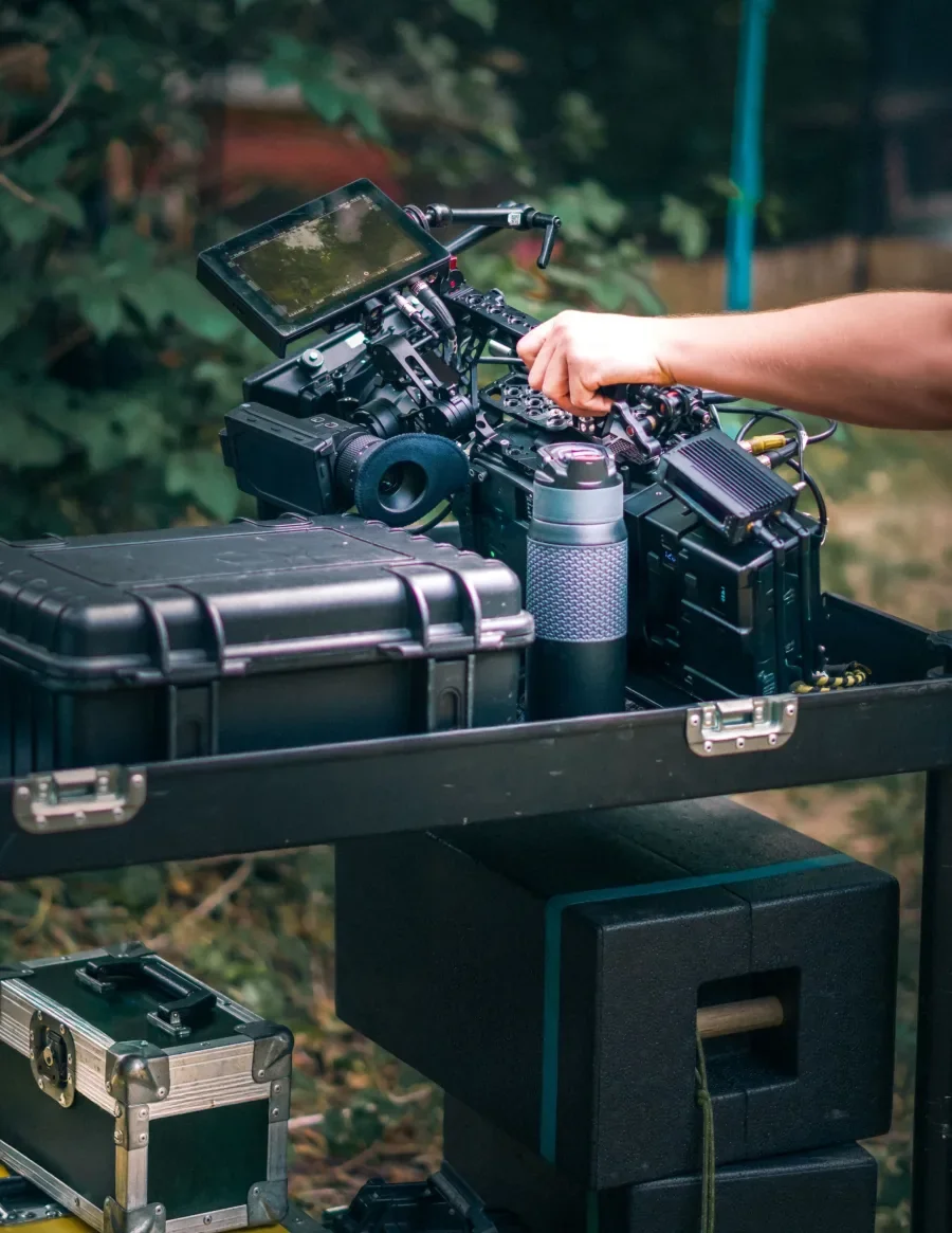 Professionelle Kamera und Equipment für Filmaufnahmen